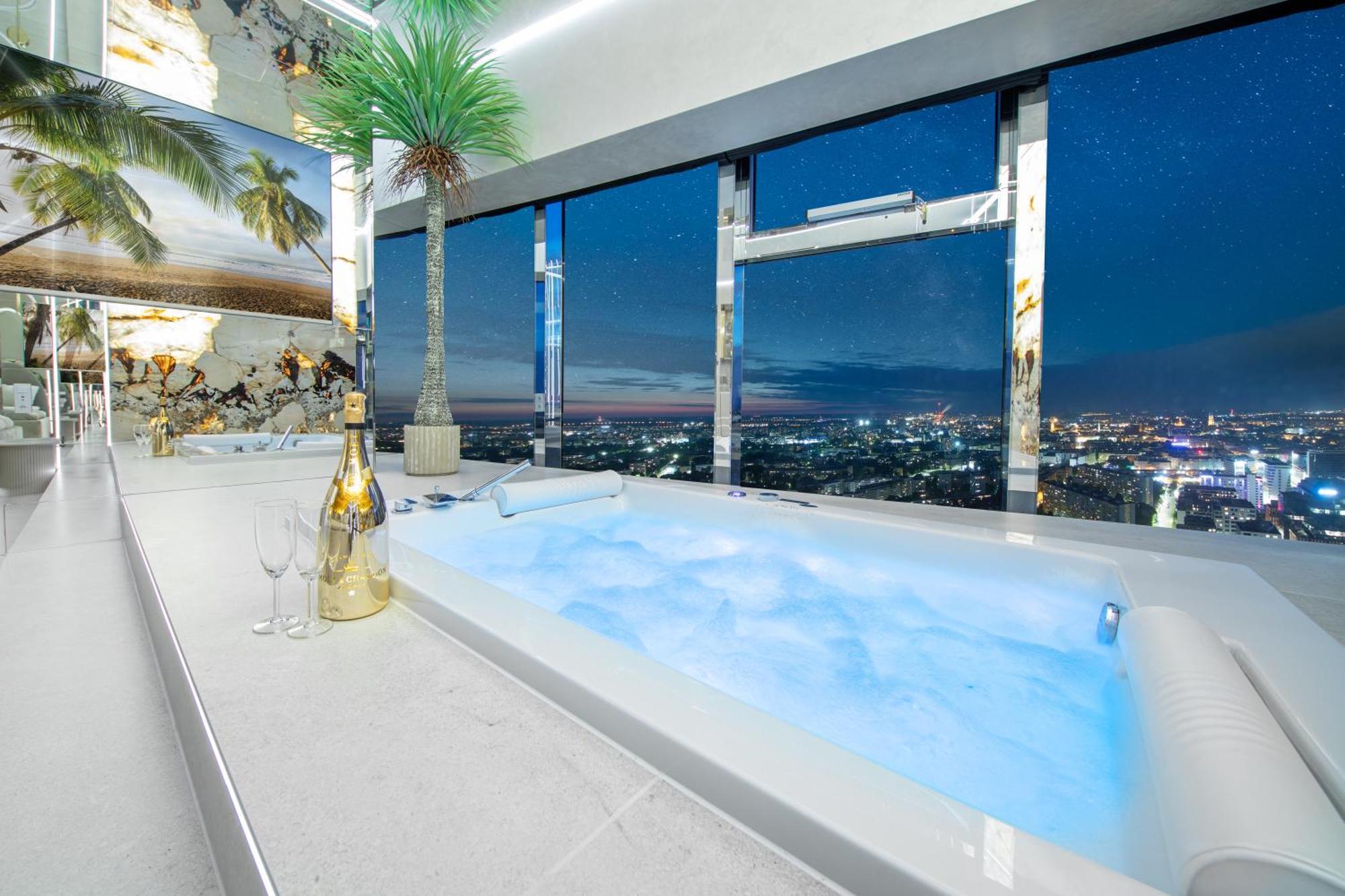 Apartamenty Sky Tower Z Jakuzzi Przy Oknie Wroclaw Ngoại thất bức ảnh